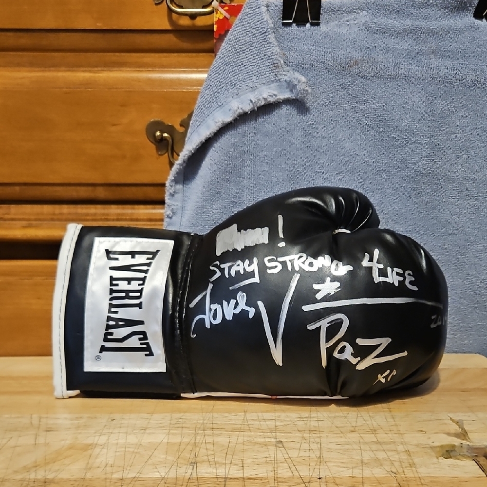 VINNY PAZ SIGNED AUTOGRAPH BOXING GLOVE